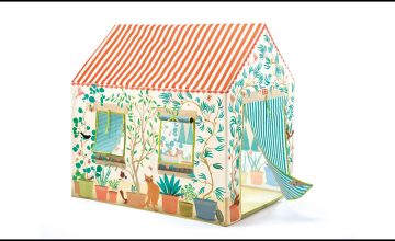 Cette jolie cabane en tissu a été créée pour vos enfants par Djeco.