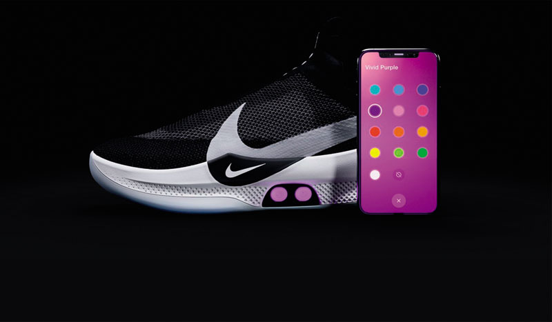 Nike conçoit une basket connectée et auto-laçante