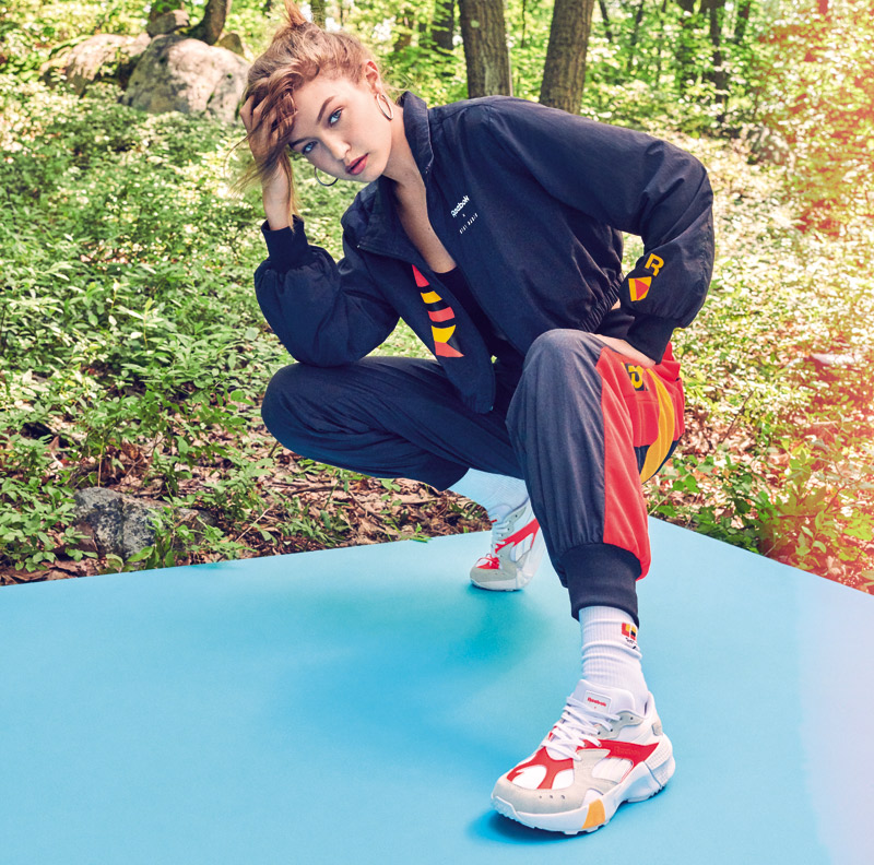 Gigi Hadid et Reebok éditent une collection capsule colorée et sportswear