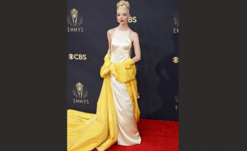 Les-looks-des-Emmy-Awards-2021-qu’il-ne-fallait-pas-manquer-Elle-Any-Taylor-Joy