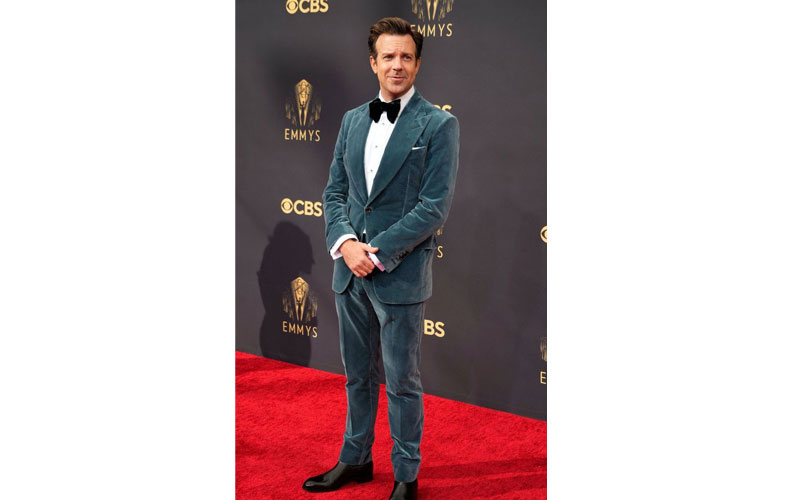 Les-looks-des-Emmy-Awards-2021-qu’il-ne-fallait-pas-manquer-Elle-JASON-SUDEIKIS