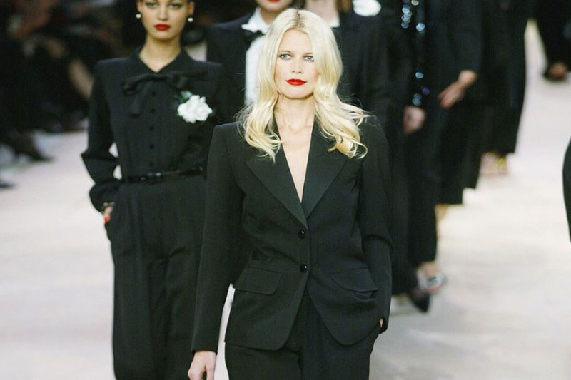 Claudia Schiffer pour Saint Laurent